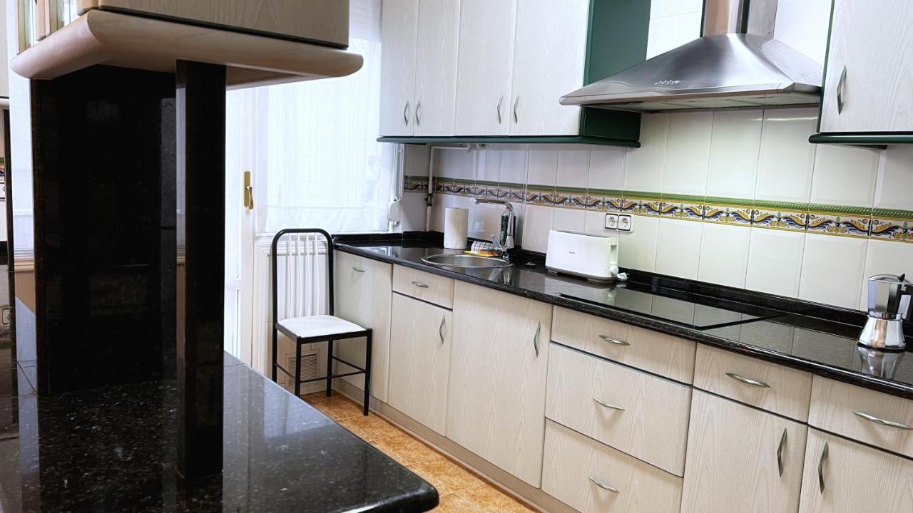 Amplio Y Acogedor Cerca Del Guggenheim Apartment Bilbao Bagian luar foto